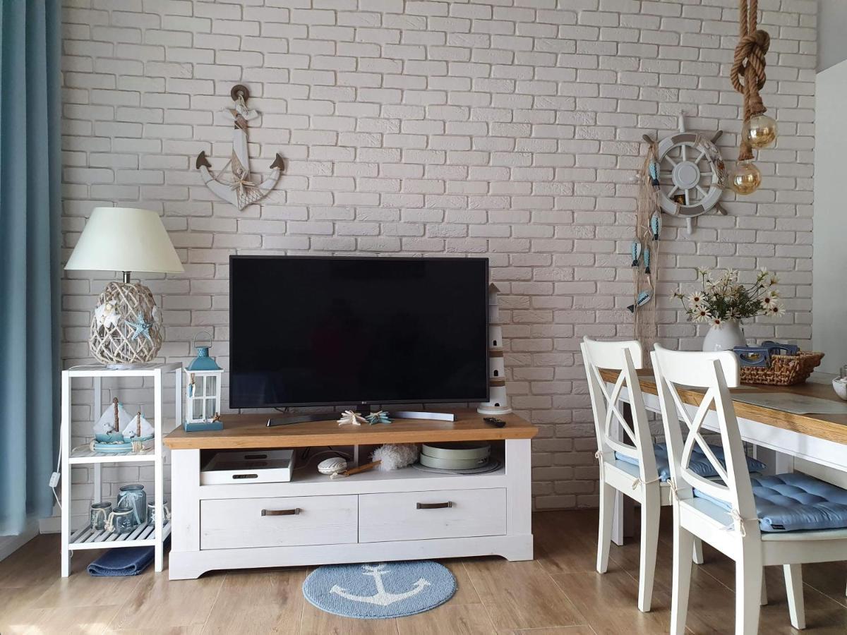 Apartament Bursztyn ポビエロボ エクステリア 写真