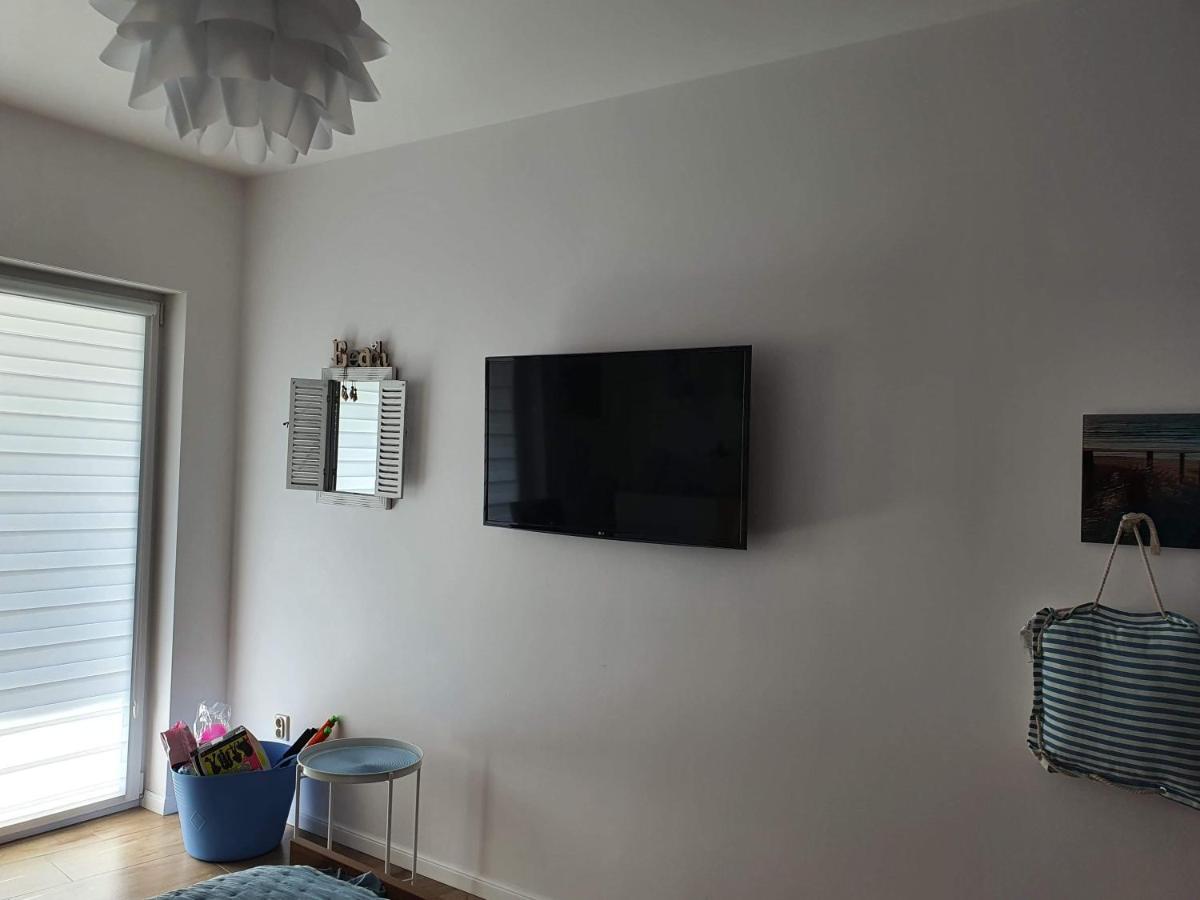 Apartament Bursztyn ポビエロボ エクステリア 写真