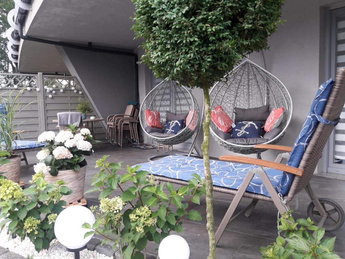 Apartament Bursztyn ポビエロボ エクステリア 写真